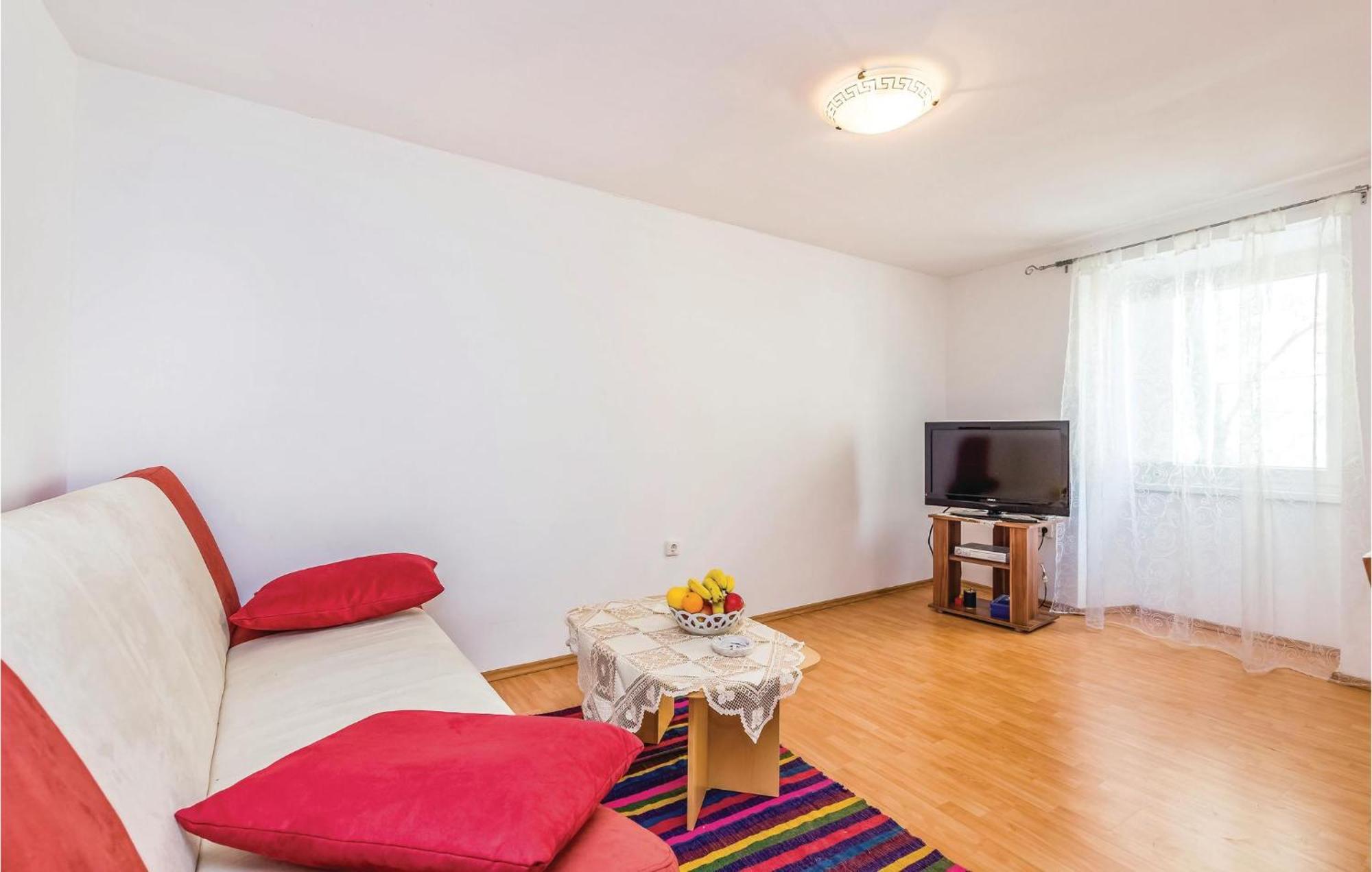 Awesome Apartment In Senj With Wifi Luaran gambar