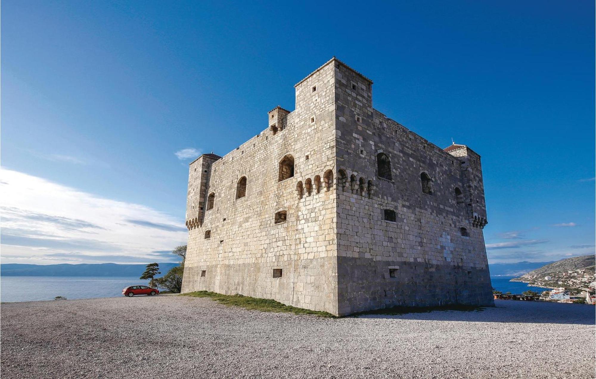 Awesome Apartment In Senj With Wifi Luaran gambar
